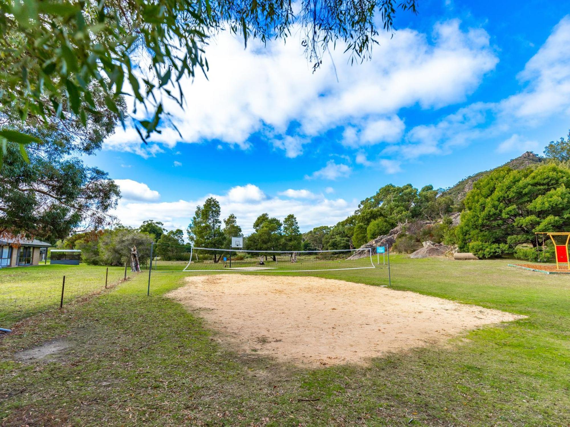 Hotel Nrma Halls Gap Holiday Park Exterior foto